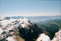 Набранная высота – 3000 метров. Полет проходит нормально. Земля, прием, прием.