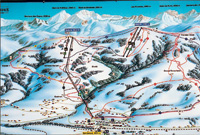 Чтобы турист не заплутал, в горах имеются щиты-напоминалки с планом местности.  