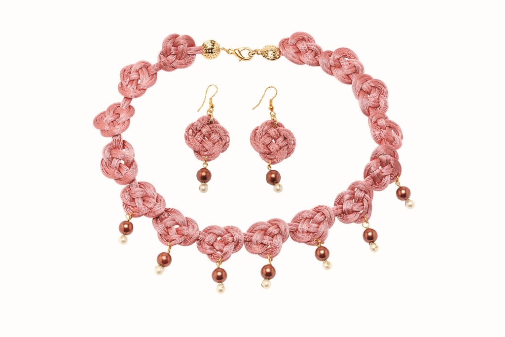 колье и серьги