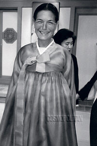 Корин Носела