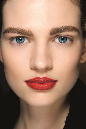 Яркие губы