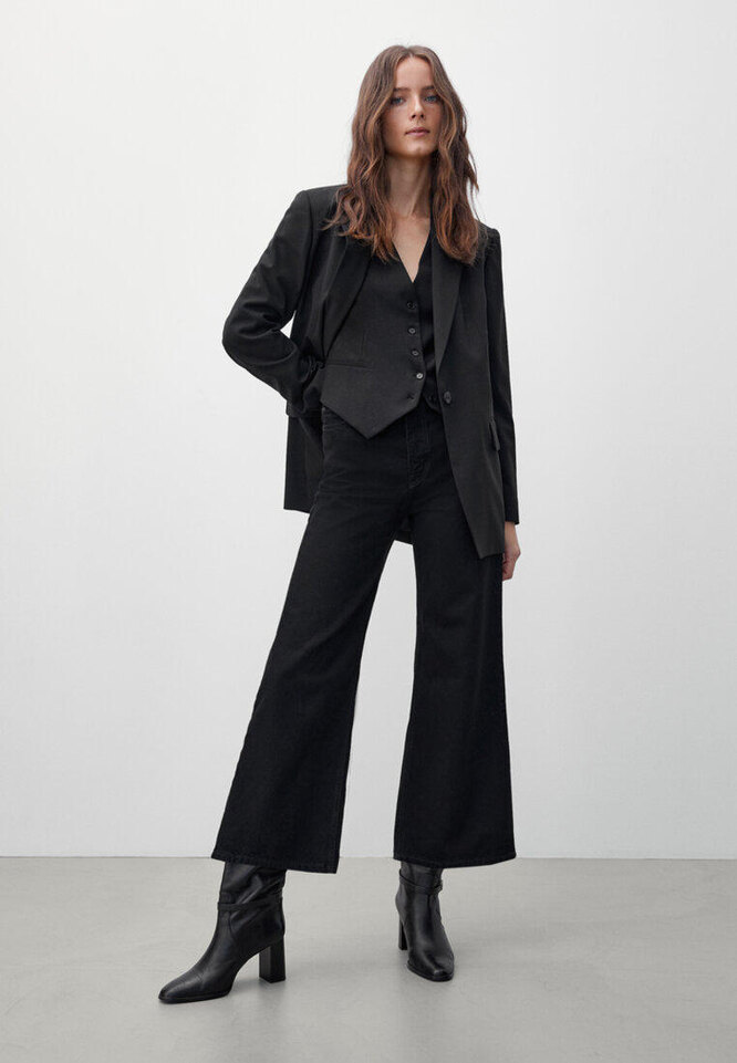 Укороченные черные джинсы Massimo Dutti, 3490 руб.