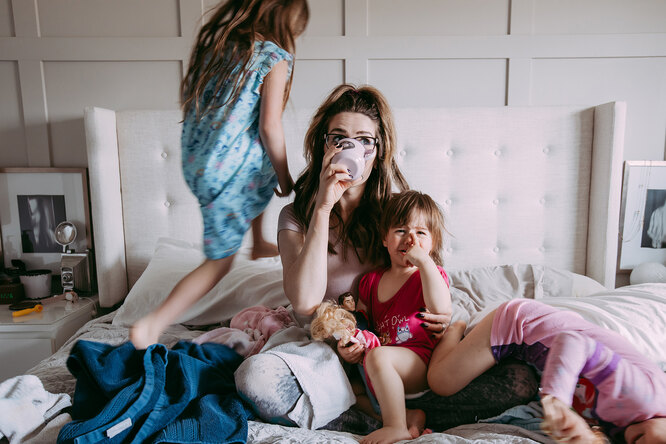 Плохая, плохая мать: как мы на самом деле относимся к молодым матерям