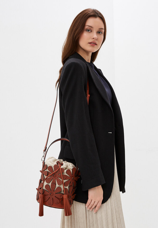 Кросс-боди с цветочным декором, Rebecca Minkoff, 26559 руб.