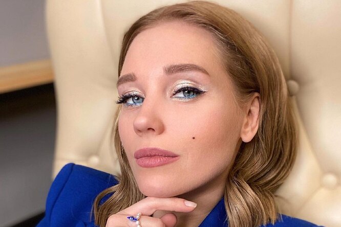 «Клаустрофобия развивается»: Кристина Асмус призналась, что ей тяжело в очках «Клаустрофобия развивается»: Кристина Асмус призналась, что ей тяжело в очках