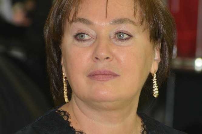 Больше не блондинка: похудевшая Лариса Гузеева вернула себе темный цвет волос Больше не блондинка: похудевшая Лариса Гузеева вернула себе темный цвет волос