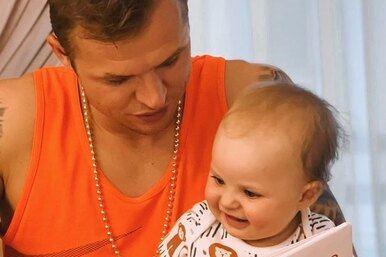 Дмитрий Тарасов подарил годовалой дочери необычный Мерседес