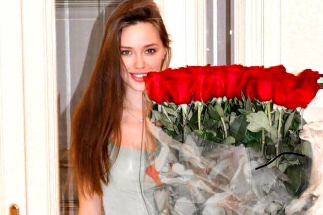 «20 недель беременности»: Анастасия Костенко похвасталась подарками мужа