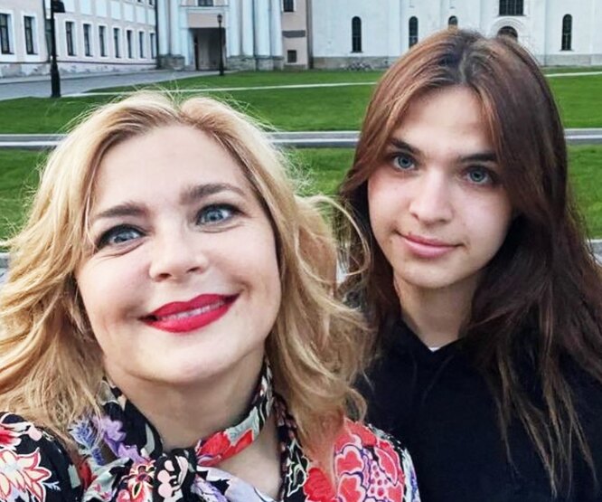 «Гулять вдвоем? Как же здорово!»: Ирина Пегова с дочерью от Орлова растрогала фанатов