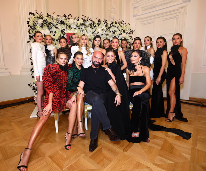 Показ бренда BICHOLLA: музы на подиуме Mercedes-Benz Fashion Week 2021