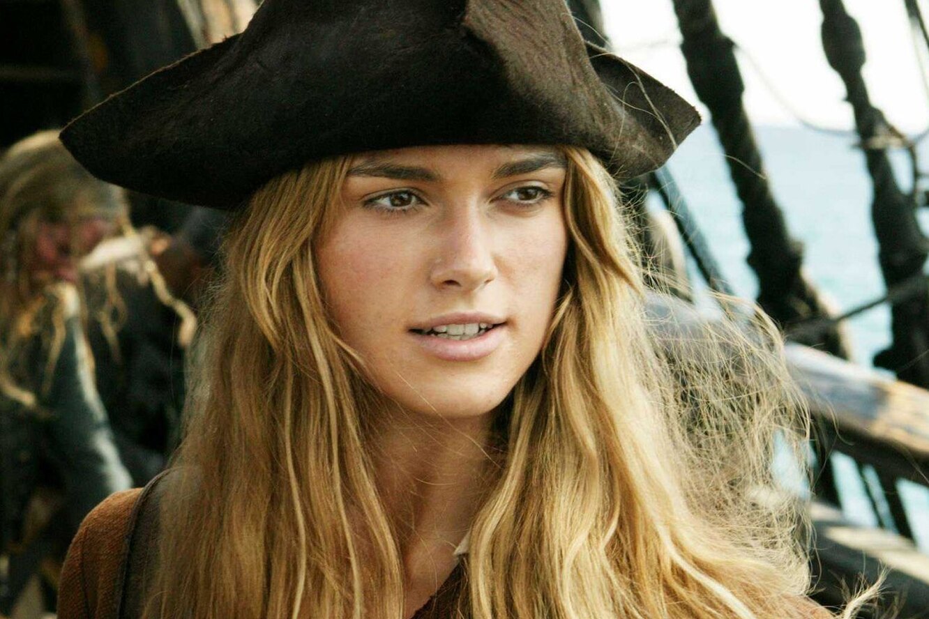 Имя британской актрисы из пиратов карибского моря. Элизабет Суонн пираты Карибского моря.