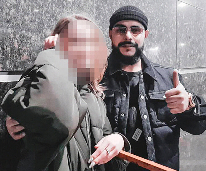 Это фейк: 6 случаев, когда вместо звёзд вышли их двойники и спалились