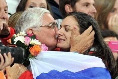 «Я скорблю вместе с его женой»: Елена Исинбаева сообщила о смерти личного тренера Евгения Трофимова