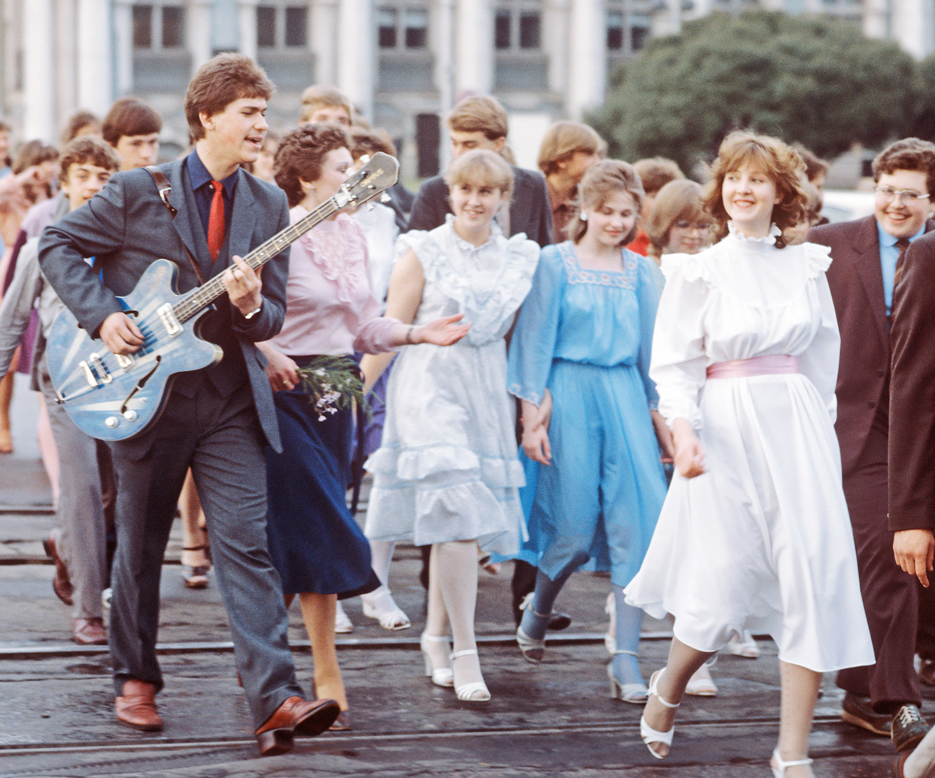 Back in the USSR: как одевались на выпускной наши мамы и бабушки