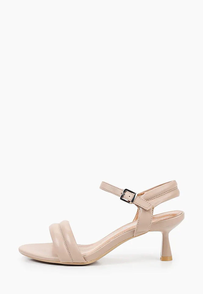 Betsy sandals, 4399 rubles.