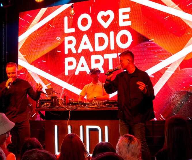 Жаркие вечеринки Love Radio Party продолжаются!