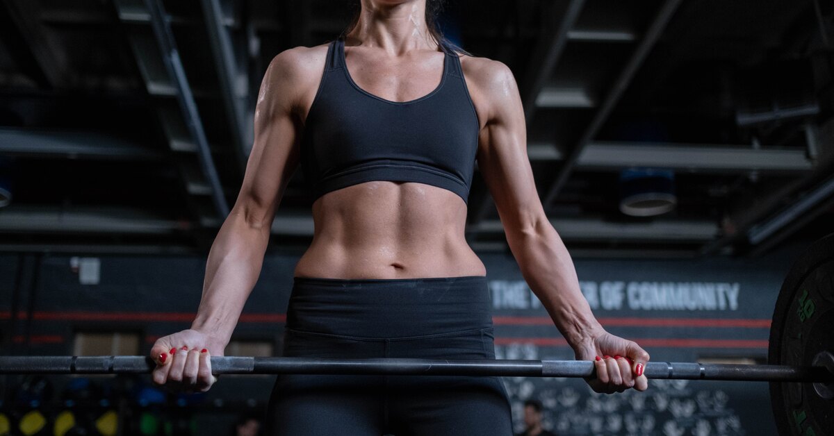 Effective bodybuilding exercises for a flat stomach: video instruction from a trainer