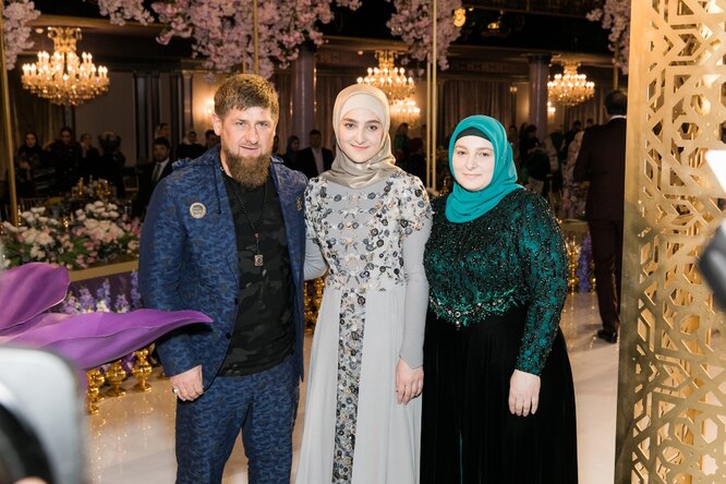 Рамзан Кадыров с дочерью и супругой