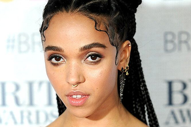 FKA Twigs на премии Brit Awards 2015 FKA Twigs на премии Brit Awards 2015