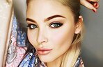 Лучшее платье для студентки: Алена Шишкова надела пикантный наряд