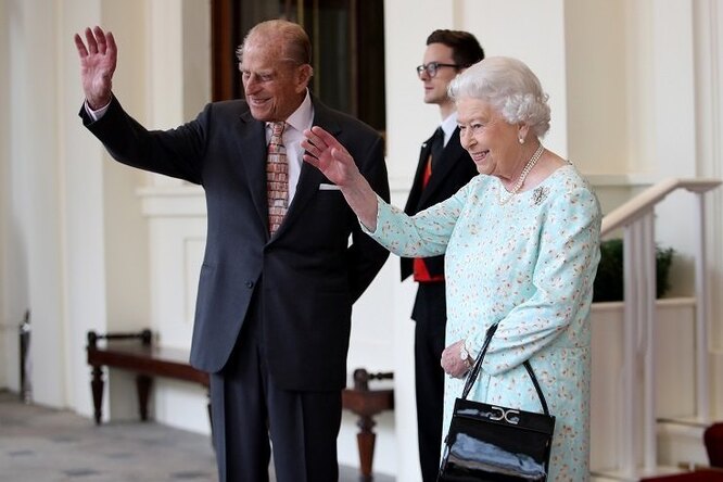 70 лет в любви! Королева Елизавета II и принц Филипп выпустили фото к годовщине