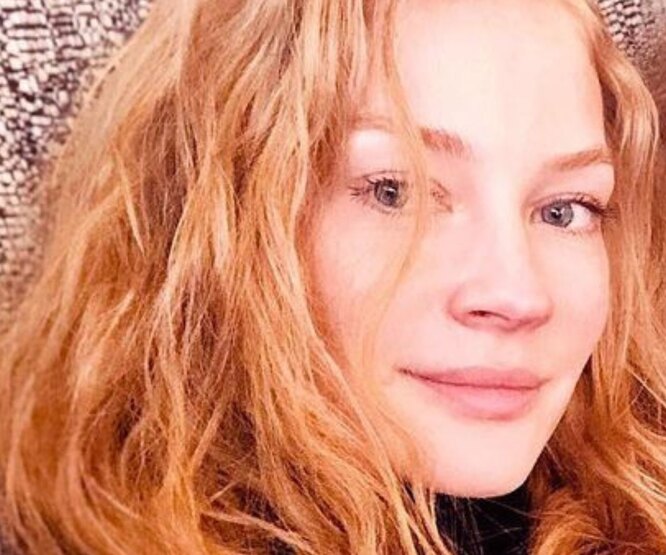 «Завораживающее видео»: Светлана Ходченкова в вязаном бикини на курорте очаровала поклонников