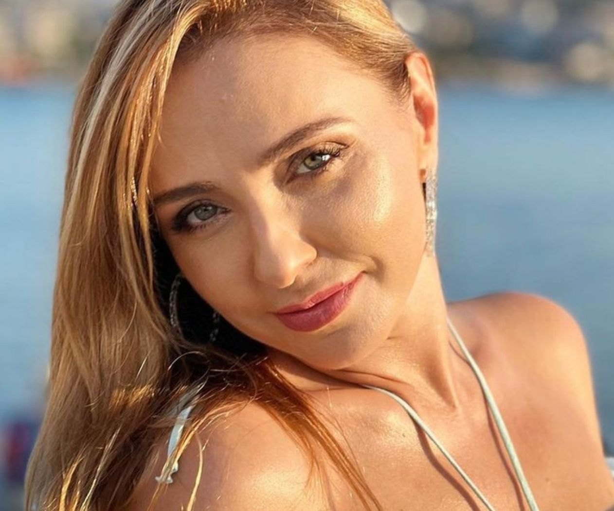 Впечатляющее падение в воду: Татьяна Навка начала осваивать экстремальный вид спорта