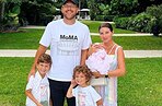 «Зефирная любовь»: Галина Юдашкина снялась с новорожденной дочерью, сыновьями и мужем