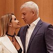 «У нас с мужем первая годовщина свадьбы»: беременная Ольга Орлова в купальнике снялась на яхте
