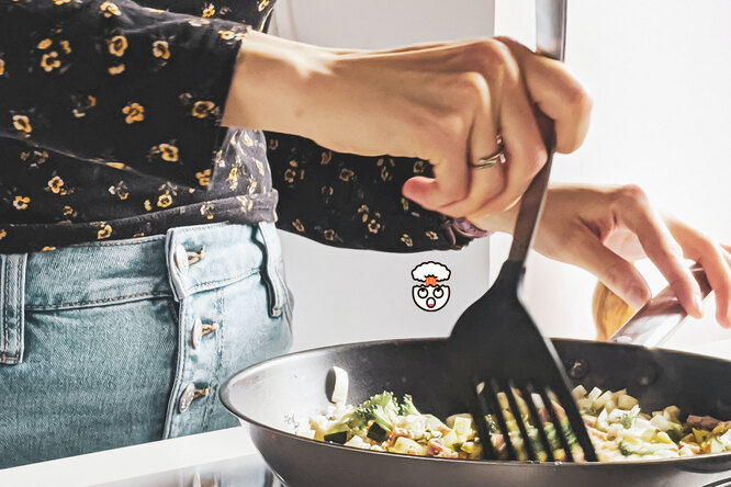 This method of frying food in a pan keeps the shape and slows down aging: what is its particularity?