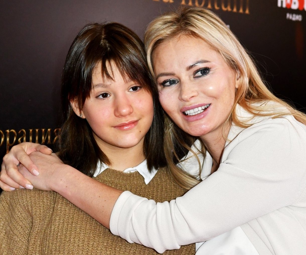 У него началось бешенство: Дана Борисова заявила, что ее бывший муж жестоко избил дочь