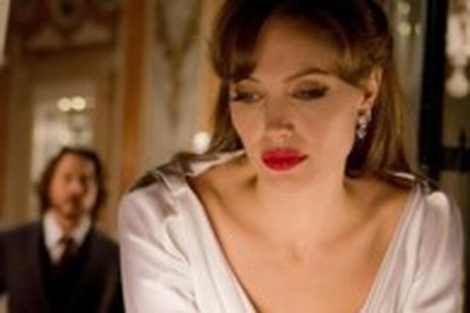 Анджелина Джоли удалила молочные железы