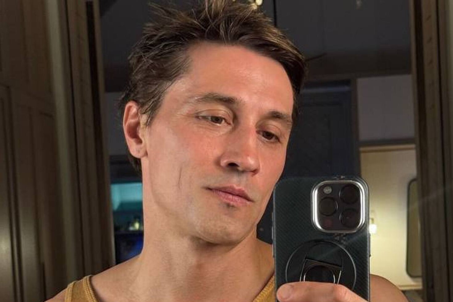 «Снова с Амирчиком перепутают»: Дима Билан сбрил бороду