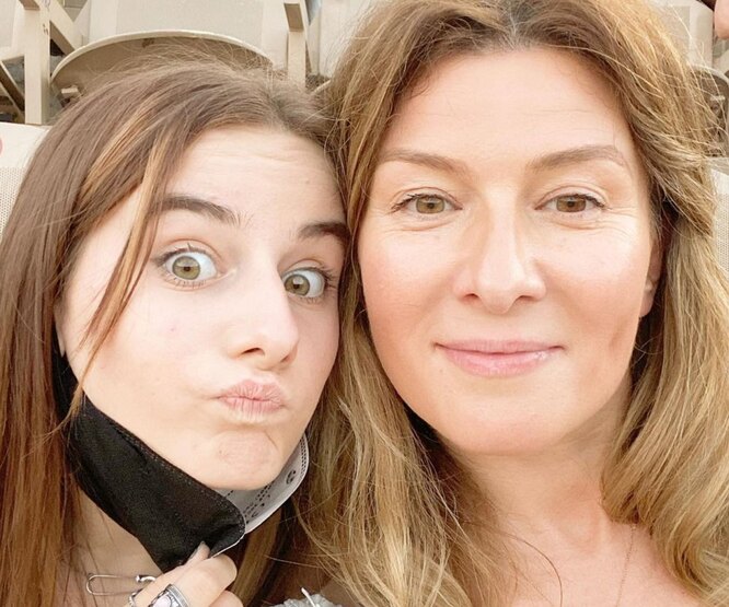 «Лолита стала взрослой»: Жанна Бадоева показала дочь в день ее 17-летия