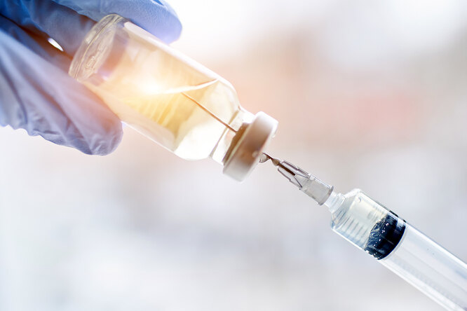 Укол, еще укол: что такое бустерная доза вакцины от коронавируса Укол, еще укол: что такое бустерная доза вакцины от коронавируса