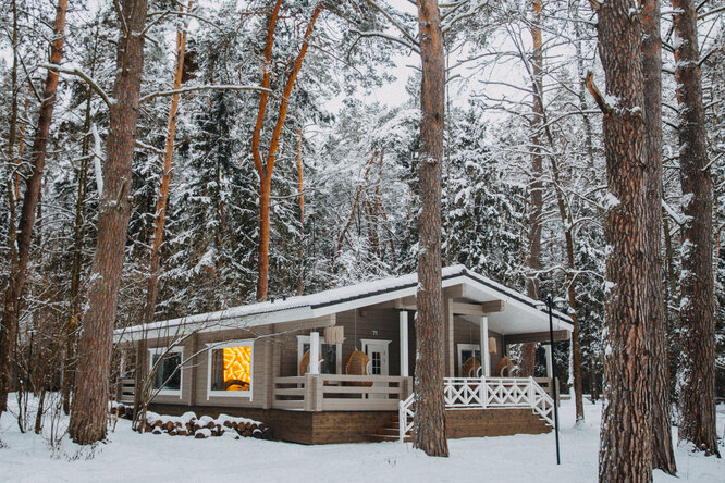 Новогодний отдых за городом и без суеты в эко-отеле Pine River Новогодний отдых за городом и без суеты в эко-отеле Pine River