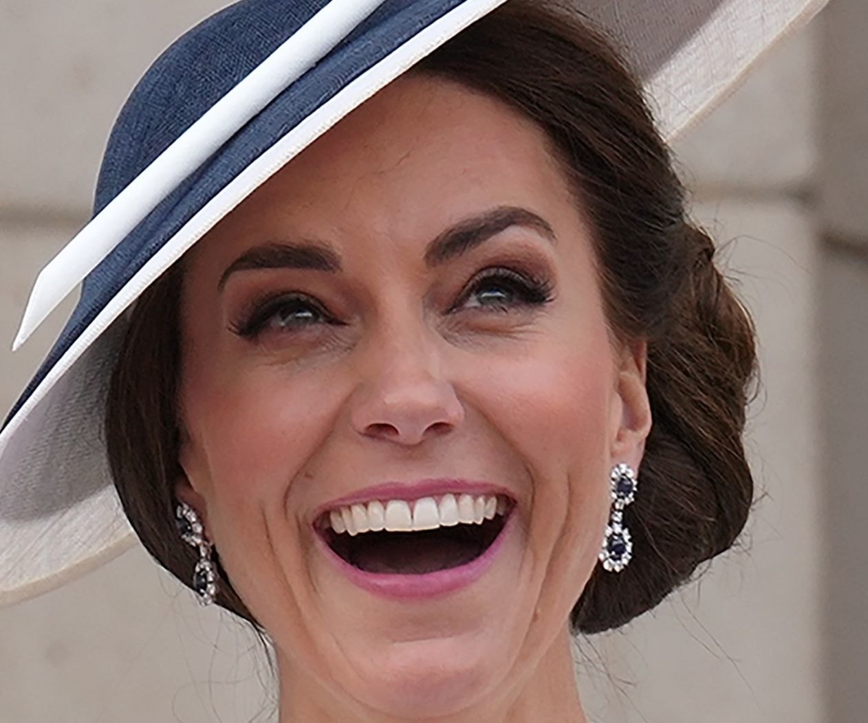 Я раскрыла хитрую уловку Кейт Миддлтон: почему герцогиня выглядит идеально на фото