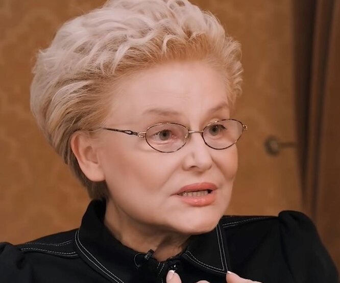 «Я почти не хожу»: изможденная Елена Малышева пожаловалась на сильную боль