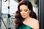 «Фигура как у школьницы»: Марина Александрова в платье с голым плечом очаровала фанатов