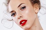 «Надо мной издевались не из-за груди, а из-за ног!»: Наденька из Comedy Woman