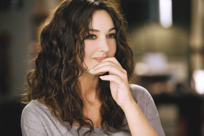 Shake and Lima relax: what Monica Bellucci looked like in an old Victoria’s Secret lingerie ad (spoiler: irresistible!)