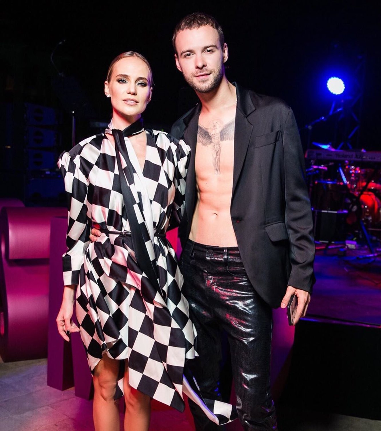 Макс барских девчонка. Макс барских девчонка. Жена макса барских. Макс барских девчонка. Макс барских девушка 2020.