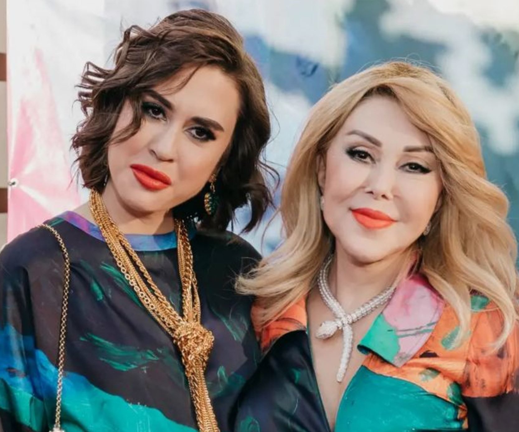 Люба даст фору 20-летним!: Успенская с дочерью устроили дерзкое дефиле в купальниках