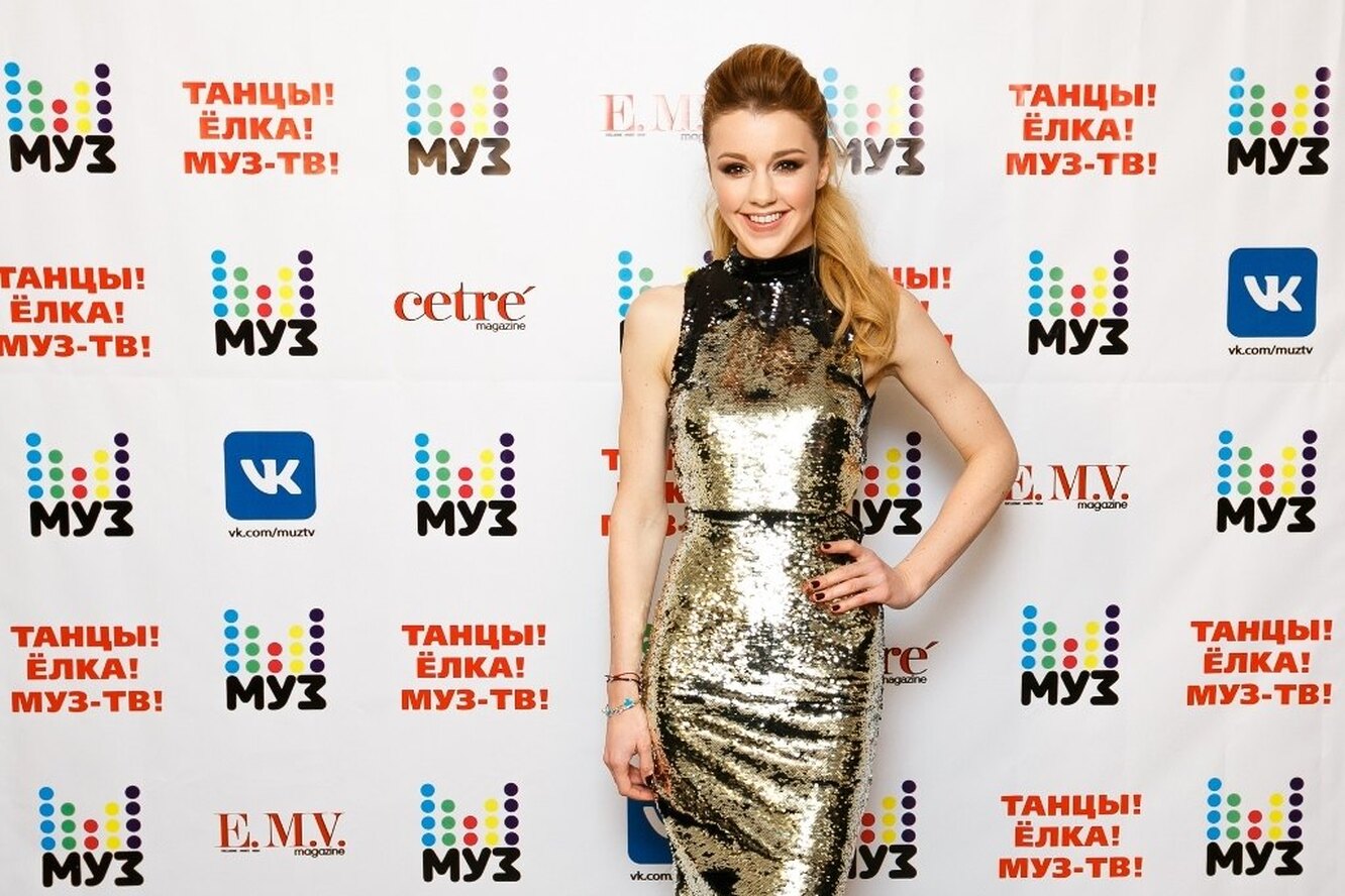 Слушать музыку муз тв. Юлианна Караулова премия муз ТВ 2021. Юлианна Караулова муз ТВ. Юлианна Караулова на премии муз ТВ 2019. Муз ТВ Юлианна Караулова Артем.