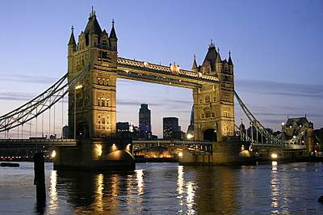 Самые запоминающиеся наряды London Fashion Week 2011 Самые запоминающиеся наряды London Fashion Week 2011