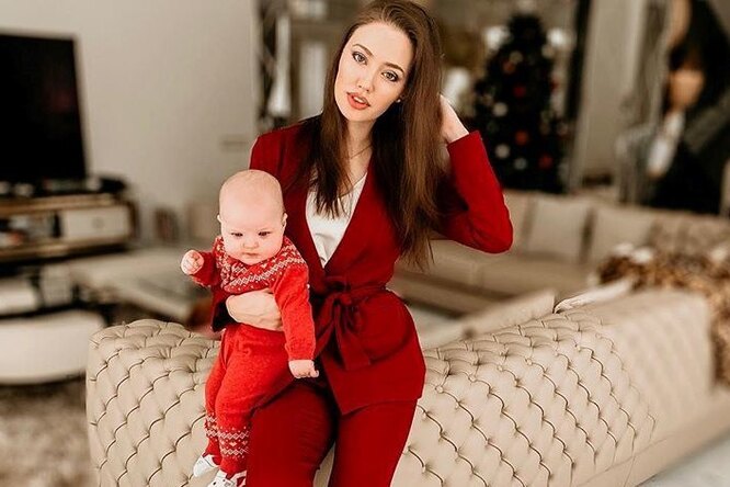 Анастасия Костенко рассказала, как борется с выпадением волос после родов Анастасия Костенко рассказала, как борется с выпадением волос после родов