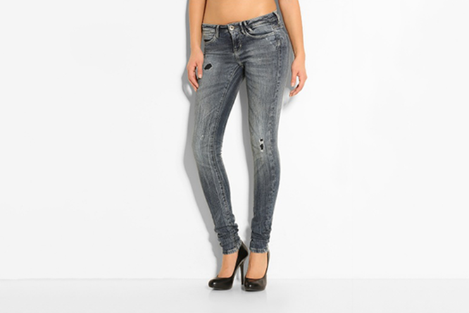 Guess представляет новую линию джинсов Flex Jeans Guess представляет новую линию джинсов Flex Jeans