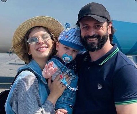 Лев Ильич впервые в жизни совершил авиаперелет!: Лиза Арзамасова увезла сына из Москвы