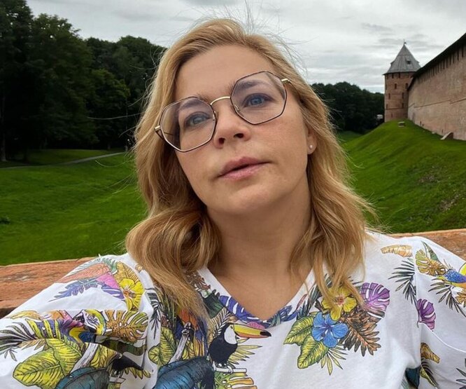«Я в Голубой лагуне»: Ирина Пегова показала фигуру в купальнике на курорте