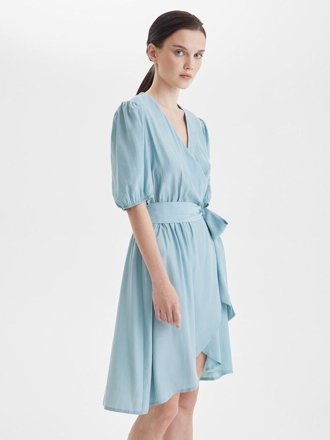 but clo dress, 2610 rubles.
